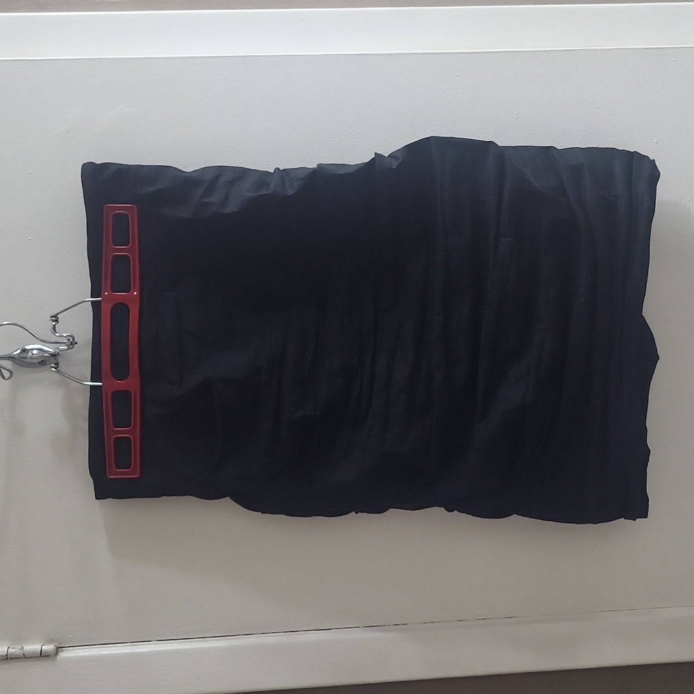 Nicole Miller Mid Length skirt